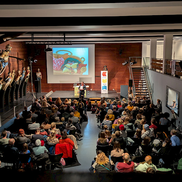 Lesungen für Familien und Schulklassen