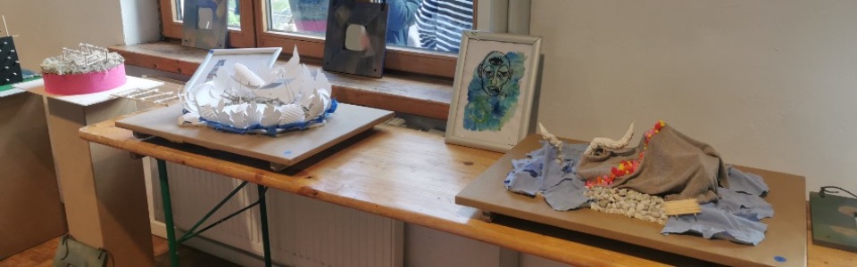 $galleryItem->description