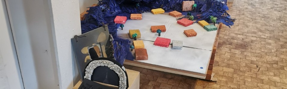 $galleryItem->description